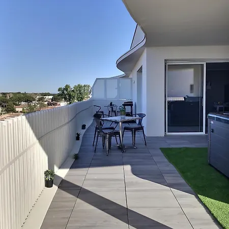 Spacieux Dans Avec Piscine Apartment Serignan