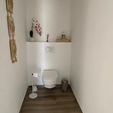 Spacieux Dans Avec Piscine *