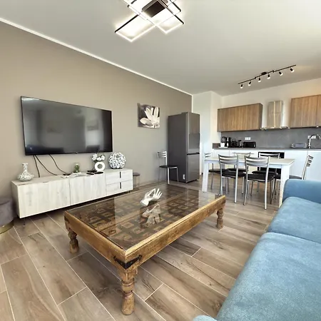 Apartment Spacieux Dans Avec Piscine