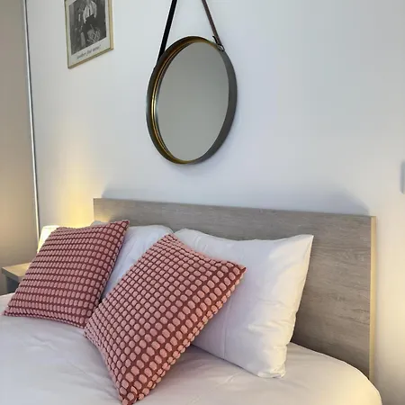 Apartment Spacieux Dans Avec Piscine Serignan